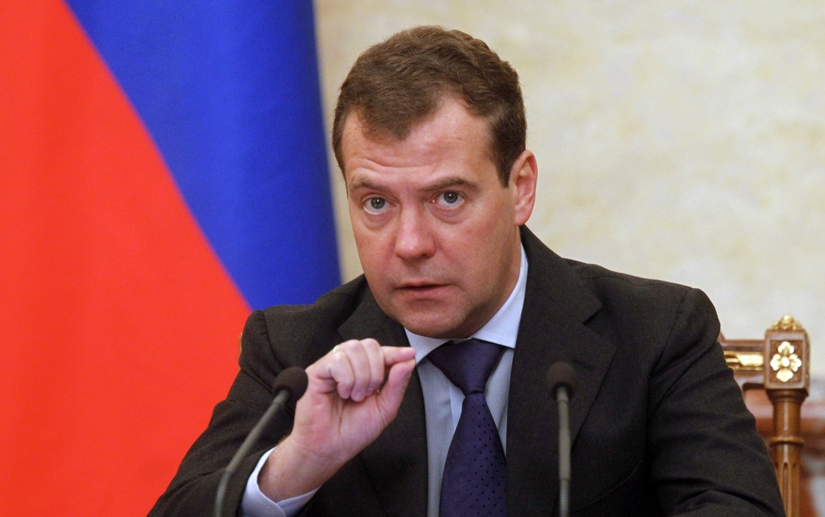 Cựu Tổng thống Medvedev lên tiếng về lệnh trừng phạt mới nhằm vào Nga - 1 Cựu Tổng thống Medvedev lên tiếng về lệnh trừng phạt mới nhằm vào Nga - 1