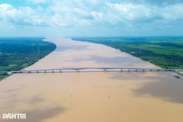 Cầu vượt sông Hậu nối Cần Thơ - Vĩnh Long chính thức thông xe tạm