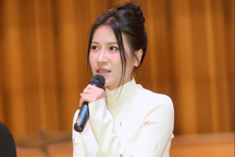 Ca sĩ Quỳnh Anh hát nhạc Thanh Tùng