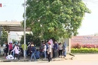 Hàng trăm công nhân không lấy được lương vì chủ doanh nghiệp bỏ trốn