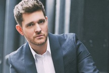 Sau “tuyên bố giải nghệ”, Michael Bublé trở lại... đi tour