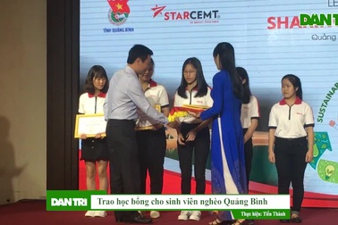 Học bổng Sharing the Dream trao 300 triệu đồng tiếp sức sinh viên nghèo Quảng Bình