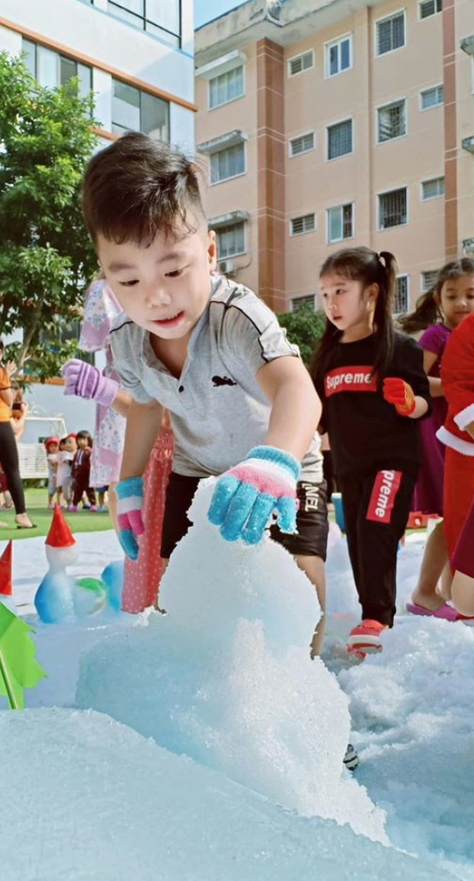 Lễ hội Noel ấm áp đáng nhớ của học sinh mầm non - 2 Lễ hội Noel ấm áp đáng nhớ của học sinh mầm non - 2