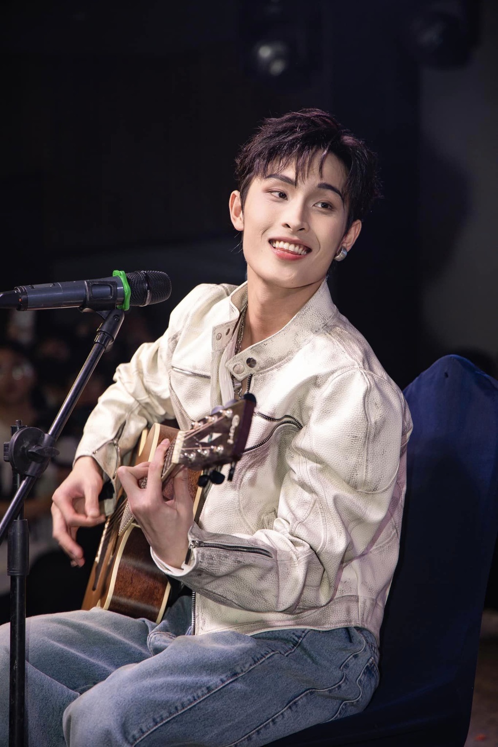 Wren Evans: Ca sĩ gen Z nói 4 thứ tiếng, gia thế không phải dạng vừa - 9 Wren Evans: Ca sĩ gen Z nói 4 thứ tiếng, gia thế không phải dạng vừa - 9