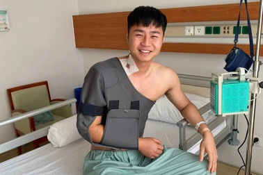 Thủ môn Văn Toản phẫu thuật thành công chấn thương "lạ"