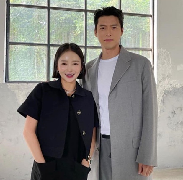 Dù đã kết hôn và sắp làm bố, tài tử Hyun Bin vẫn khiến fan mê mẩn - 2 Dù đã kết hôn và sắp làm bố, tài tử Hyun Bin vẫn khiến fan mê mẩn - 2