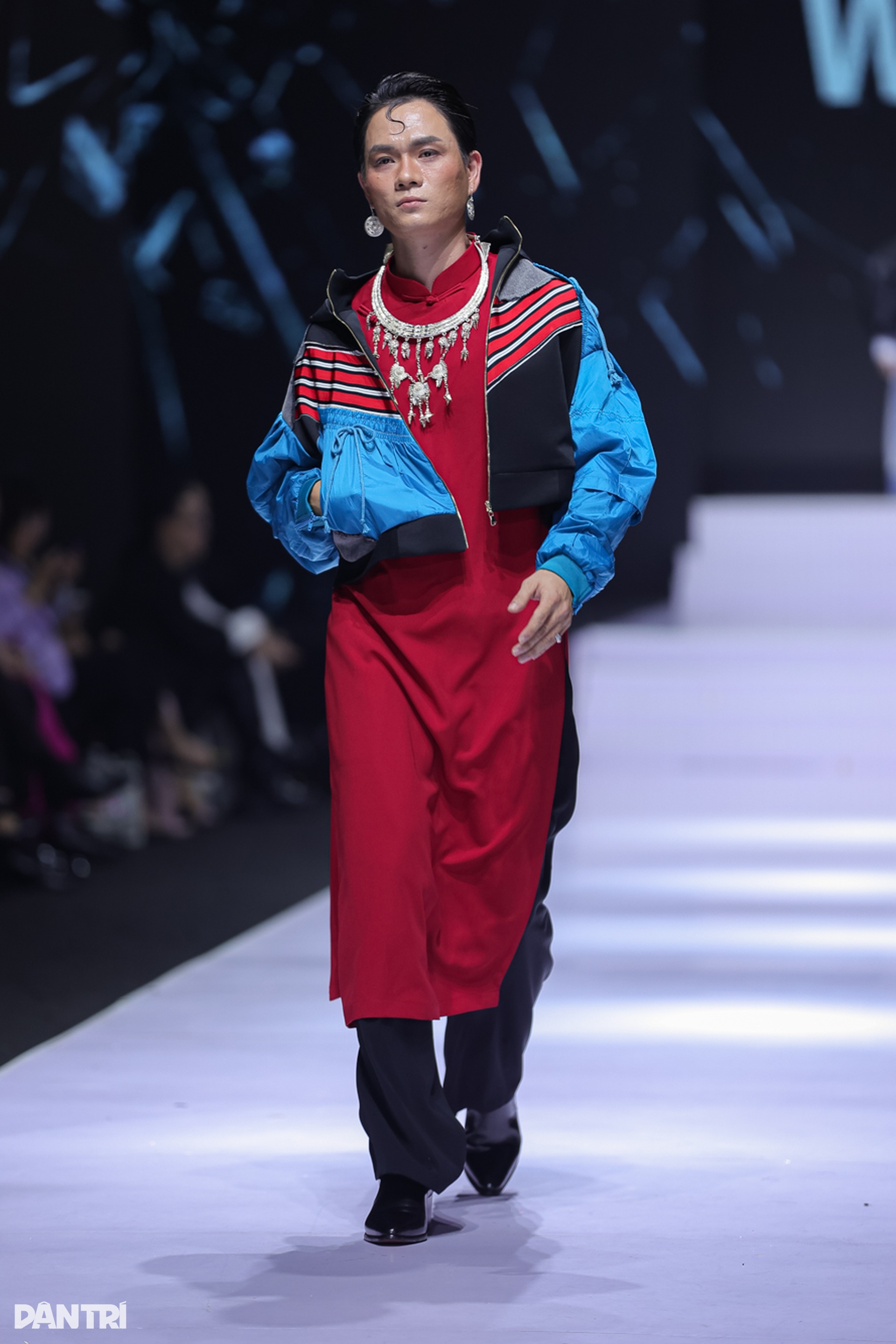 NSƯT Kim Xuyến 80 tuổi trình diễn thời trang, tự trang điểm và làm tóc - 11