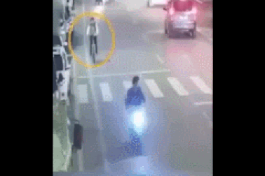 Mở cửa xe ô tô - Dễ nhưng không “đơn giản”