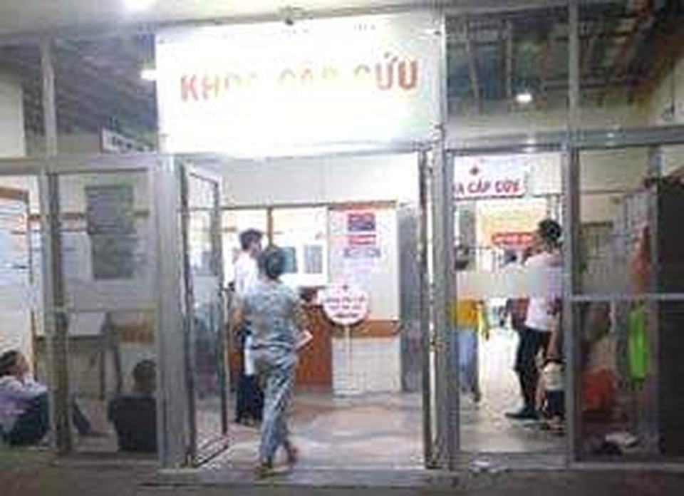 TP Huế: 22 người nhập viện sau khi ăn cưới - 1