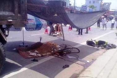 Va chạm với xe tải, một học sinh tử vong