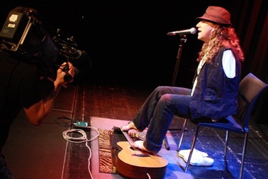 Những nghệ sĩ khuyết tật với tài năng đến... khó tin