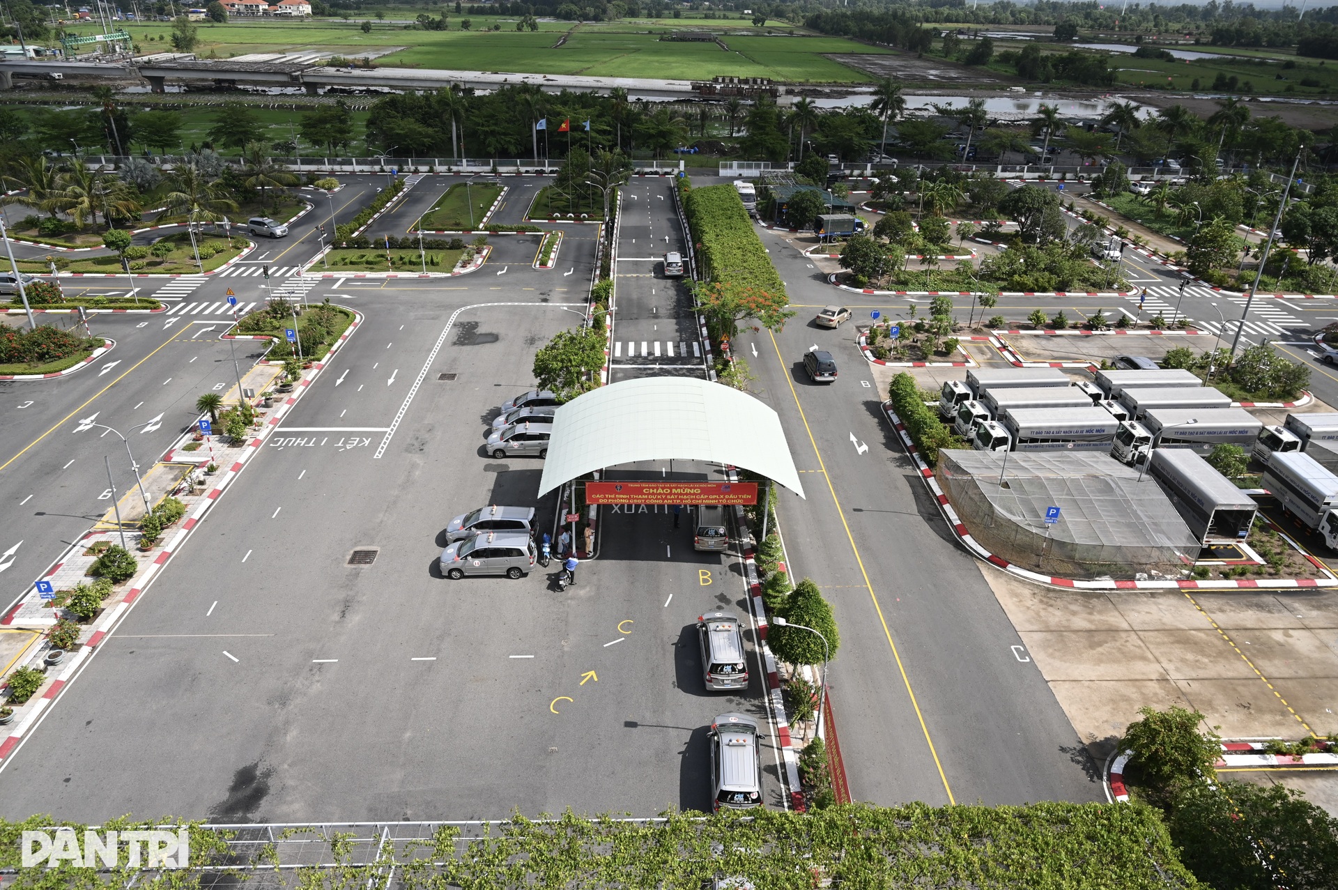 CSGT TPHCM lần đầu tiên tổ chức thi sát hạch, cấp giấy phép lái xe - 12 CSGT TPHCM lần đầu tiên tổ chức thi sát hạch, cấp giấy phép lái xe - 12