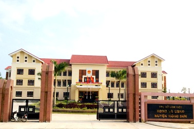 Kỷ luật 3 cán bộ huyện ăn nhậu giữa dịch Covid-19