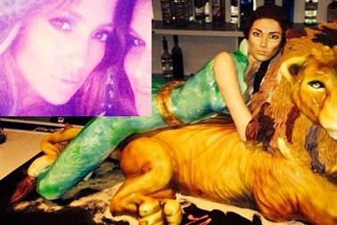 Bánh sinh nhật gợi cảm của mỹ nhân Jennifer Lopez