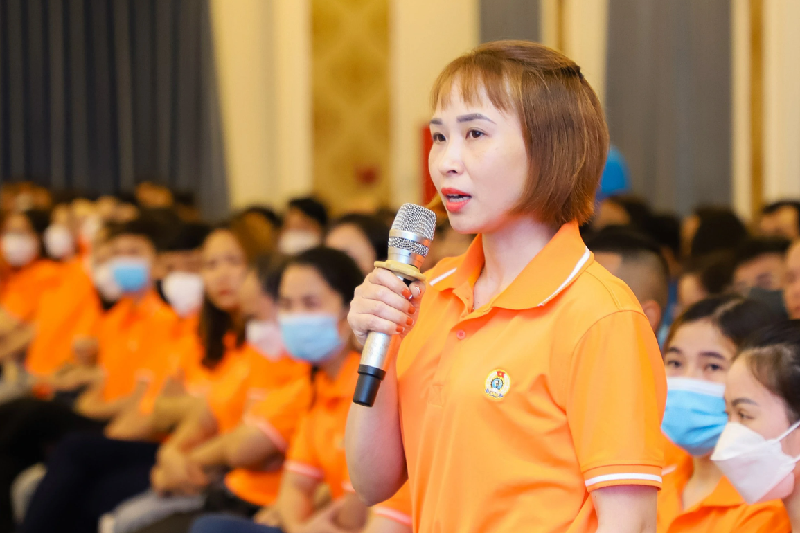 Chủ tịch tỉnh Nghệ An: Giải đáp nhiều thắc mắc về việc làm, tiền lương - 2 Chủ tịch tỉnh Nghệ An: Giải đáp nhiều thắc mắc về việc làm, tiền lương - 2