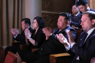 Ông Kim Jong-un xem vở ballet "Người đẹp ngủ trong rừng" tại Nga