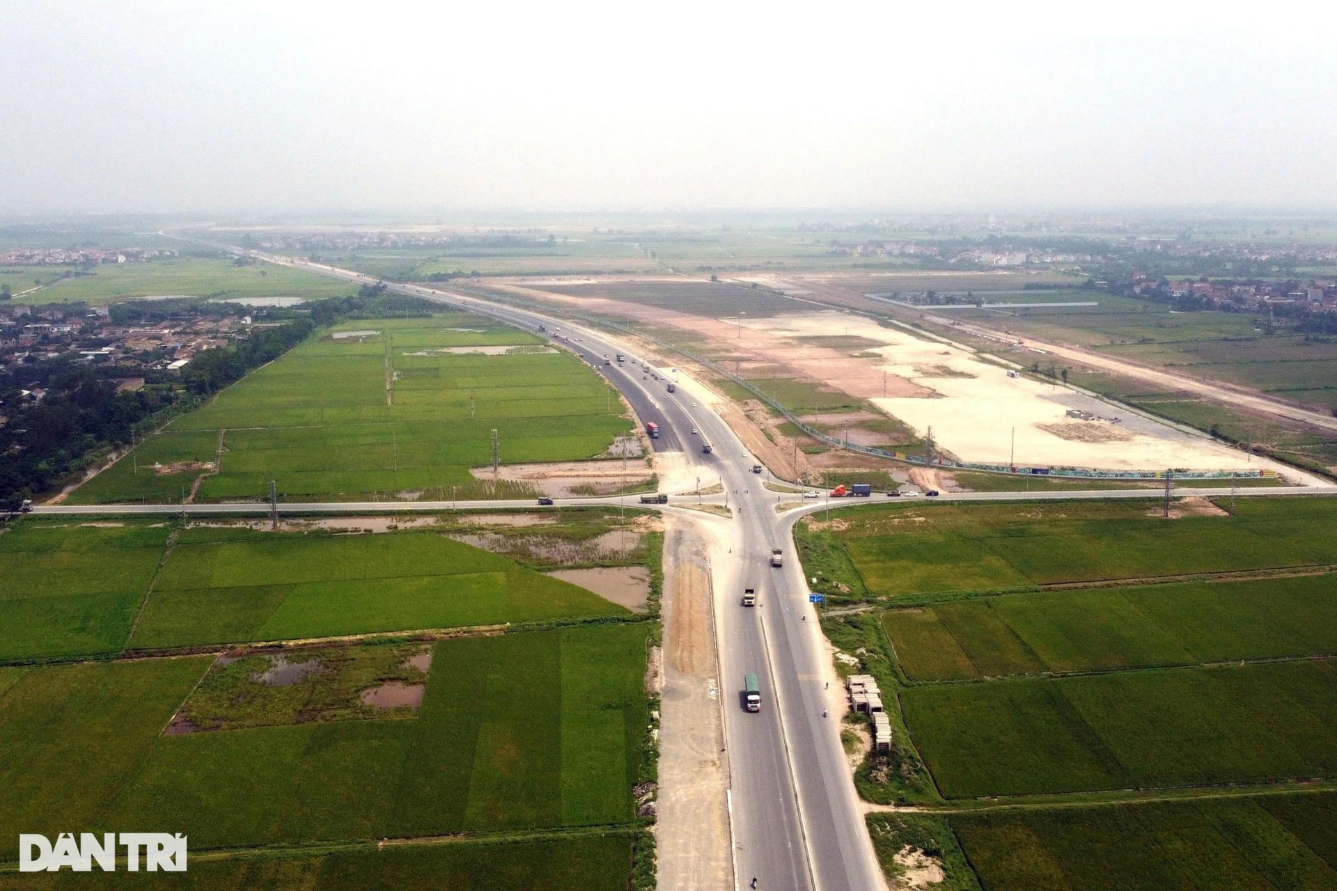 Loạt khu công nghiệp khởi công trên đường nối 2 cao tốc qua Hưng Yên - 1 Loạt khu công nghiệp khởi công trên đường nối 2 cao tốc qua Hưng Yên - 1