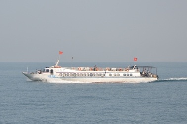 Tăng cường tàu cao tốc ra đảo Lý Sơn