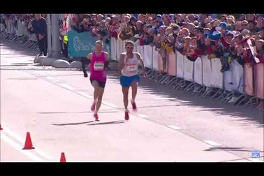 Nhà vô địch marathon “xấu xí”: Đứng lại vạch đích để sỉ nhục đối thủ