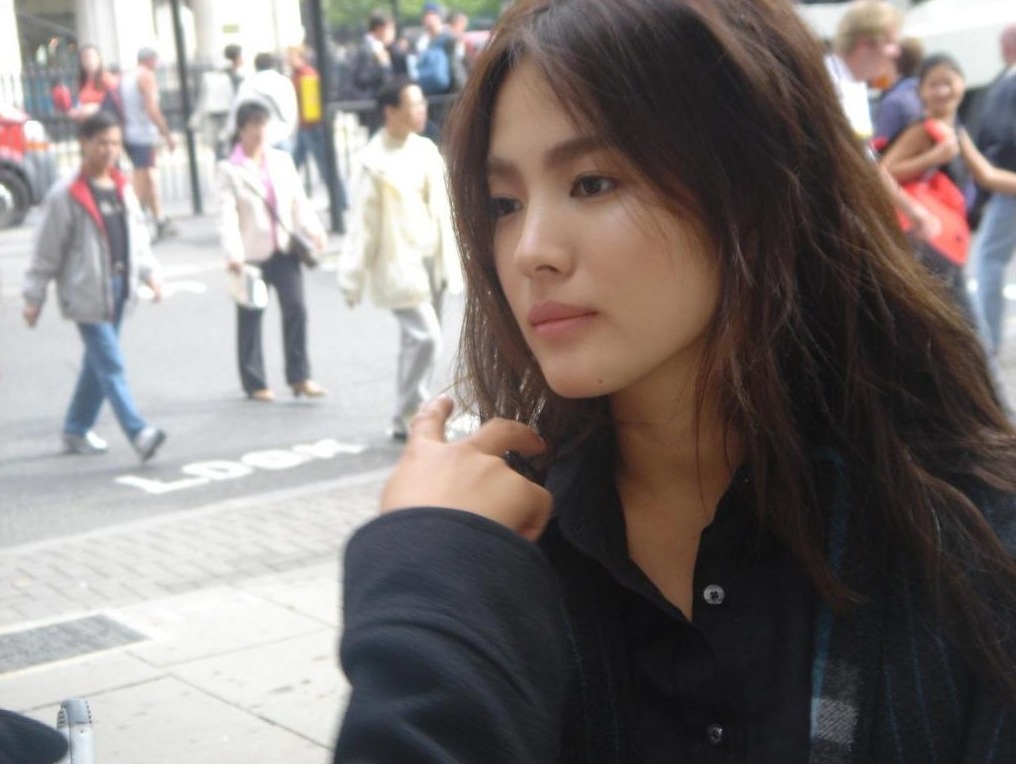 View - Loạt ảnh gây sốt của "tượng đài nhan sắc" xứ Hàn Song Hye Kyo | Báo Dân trí