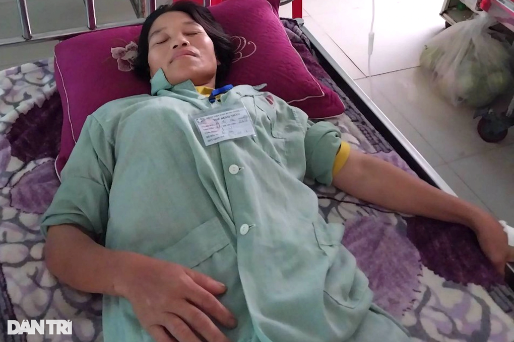 Bố mất rồi, mẹ mà chết, anh em cháu biết sống với ai! - 1 Bố mất rồi, mẹ mà chết, anh em cháu biết sống với ai! - 1