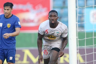 Ngoại binh được ra sân, HA Gia Lai vẫn gặp khó ở Lạch Tray