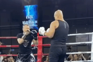 “Đệ nhất Thiếu Lâm” thắng gây tranh cãi trong trận đấu trị giá 66 tỷ đồng