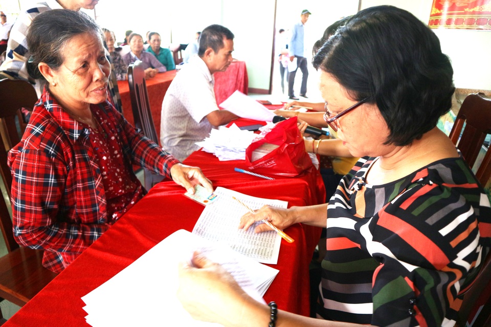 Tiền hỗ trợ của Chính phủ, tôi mua sách vở cho con vào năm học mới... - 3 Tiền hỗ trợ của Chính phủ, tôi mua sách vở cho con vào năm học mới... - 3