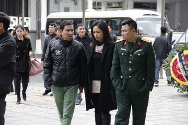 Dàn diễn viên Táo quân buồn bã đến viếng mẹ NSƯT Quốc Khánh