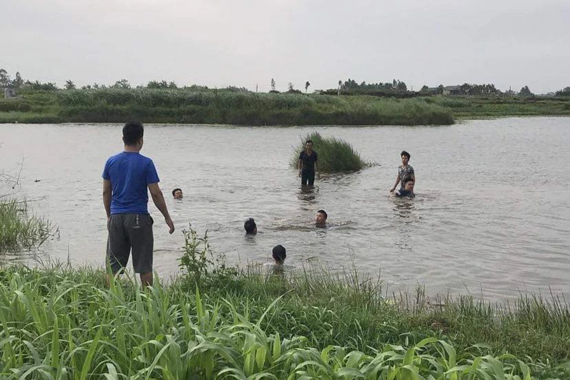 3 học sinh ở Hà Nội tử vong khi tắm đập - 1 3 học sinh ở Hà Nội tử vong khi tắm đập - 1