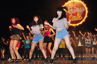 Nhóm nhảy teen VN giành giải Nhất cover Kpop quốc tế