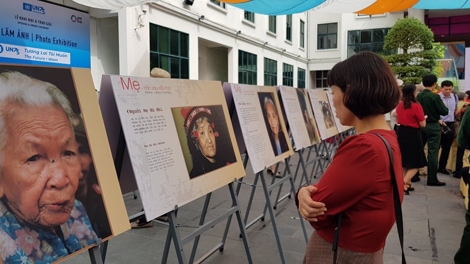 Khắc họa hình ảnh “Mẹ và Trái tim người lính” - 9 Khắc họa hình ảnh “Mẹ và Trái tim người lính” - 9