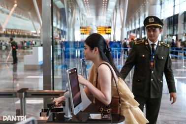 Mua vé máy bay, kiểm tra an ninh sân bay bằng sinh trắc học, VNeID từ 1/12