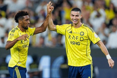 Ronaldo đá hỏng phạt đền, chuộc lỗi bằng siêu phẩm tuyệt đẹp