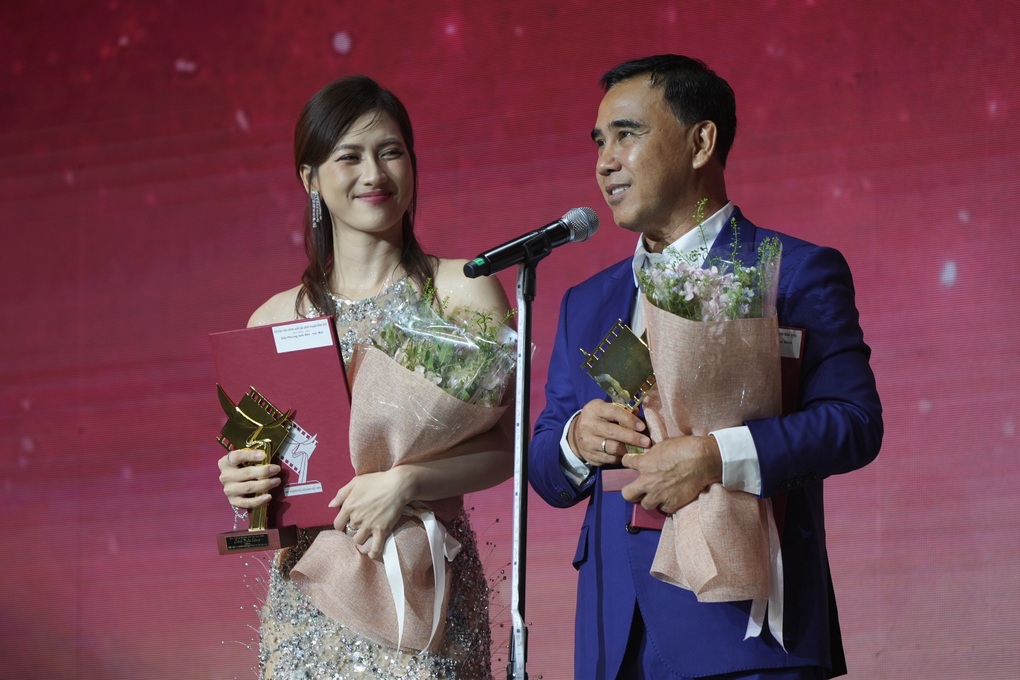 Phim Mai thắng lớn, vì sao Trấn Thành không đến nhận giải Cánh diều vàng? - 3 Phim Mai thắng lớn, vì sao Trấn Thành không đến nhận giải Cánh diều vàng? - 3