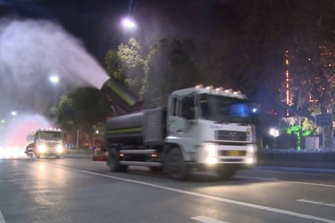 Trung Quốc khử trùng hai lần một ngày tại Vũ Hán