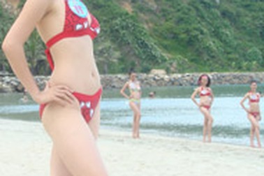 “Khoe” dáng ngà trong phần thi Hoa hậu du lịch Biển