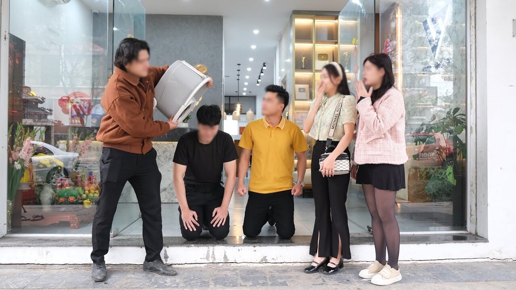 Nở rộ video “chủ tịch, tổng tài giả nghèo: Câu view bằng chiêu nhảm nhí - 2 Nở rộ video “chủ tịch, tổng tài giả nghèo: Câu view bằng chiêu nhảm nhí - 2