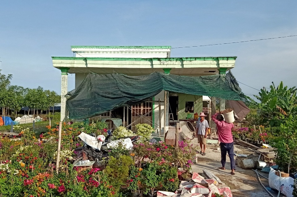 Mang sổ hộ nghèo hơn một thập kỷ, giờ mất sổ tôi mừng lắm - 5 Mang sổ hộ nghèo hơn một thập kỷ, giờ mất sổ tôi mừng lắm - 5