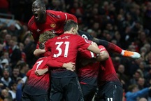 Man Utd 3-2 Newcastle: Cú lội ngược dòng bất ngờ