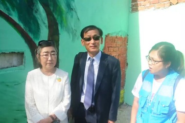 Bà Keum-jin Yoon – Phó Chủ tịch Quỹ giao lưu quốc tế Hàn Quốc – trao đổi với PV