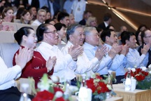 Tổng Bí thư dự chương trình nghệ thuật kỷ niệm 80 năm Chiến thắng phát xít