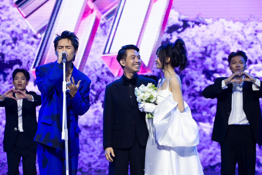 Tăng Duy Tân tiết lộ lý do hiếm hoi hát nhạc vui giữa những ca khúc buồn - 2 Tăng Duy Tân tiết lộ lý do hiếm hoi hát nhạc vui giữa những ca khúc buồn - 2