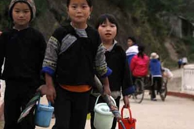 HS, SV dân tộc ít người được hỗ trợ 30-100% lương tối thiểu/tháng