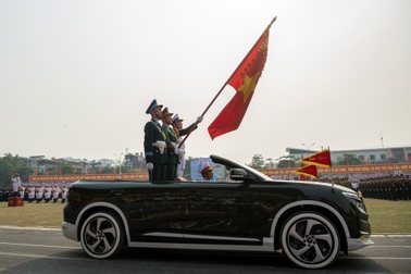 Loạt xe mui trần nổi bật trong các sự kiện quốc gia trên toàn thế giới