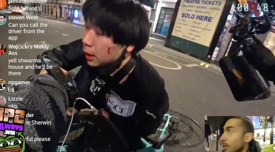 Youtuber cứu người đàn ông châu Á bị đánh giữa đường khi đang livestream - 2 Youtuber cứu người đàn ông châu Á bị đánh giữa đường khi đang livestream - 2