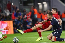 Bayern Munich 3-0 Crevna Zvedza: Lewandowski thăng hoa