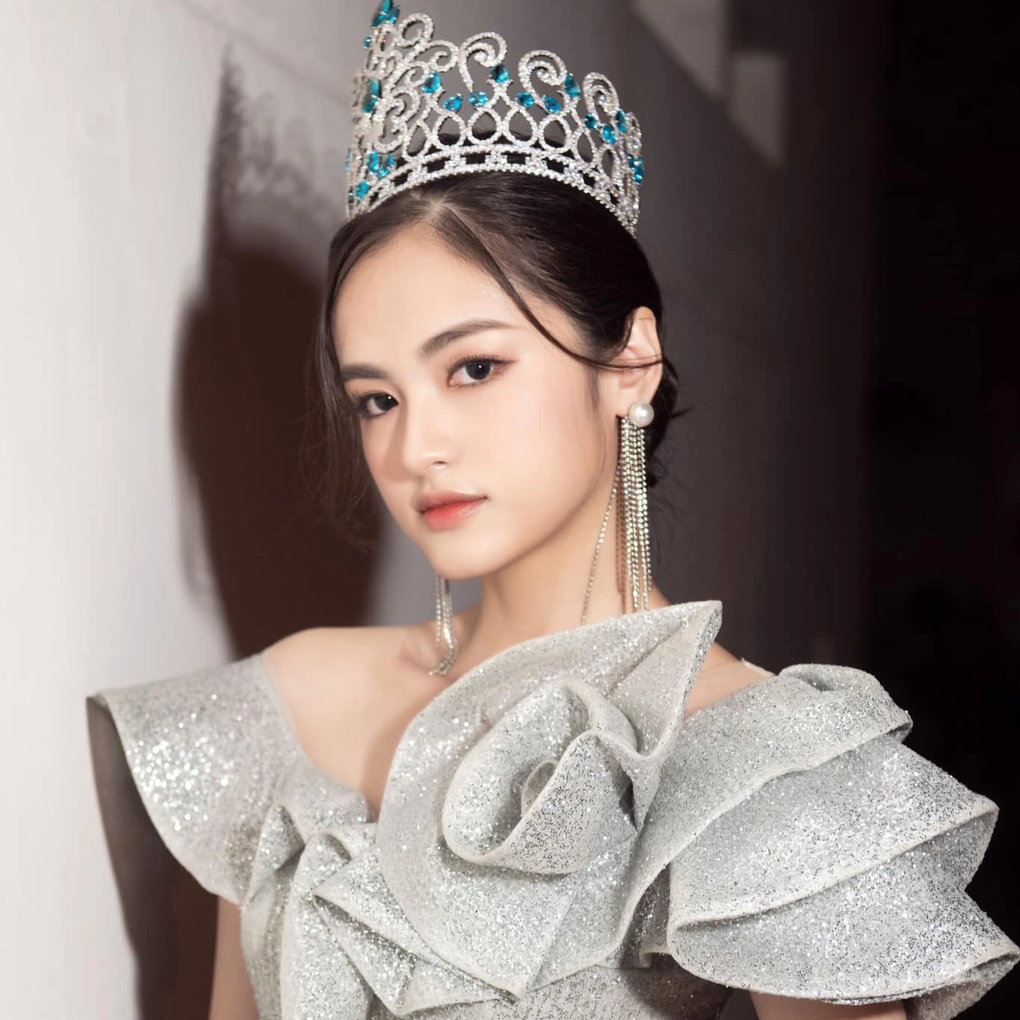 Dàn hoa khôi, á khôi Ngoại thương vừa xinh đẹp vừa đa tài giờ ra sao? - 1 Dàn hoa khôi, á khôi Ngoại thương vừa xinh đẹp vừa đa tài giờ ra sao? - 1