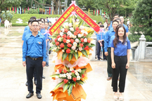 Hành trình về nguồn ý nghĩa của Đoàn thanh niên Bộ LĐ-TB&XH