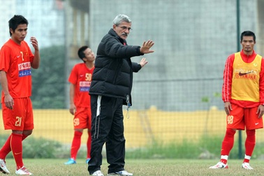 20 năm dùng HLV ngoại của bóng đá Việt Nam